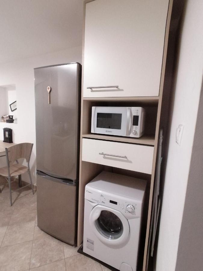 Ujkapu Sunshine Apartments Győr Exteriör bild