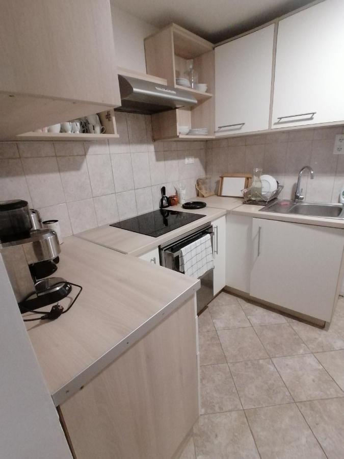 Ujkapu Sunshine Apartments Győr Exteriör bild