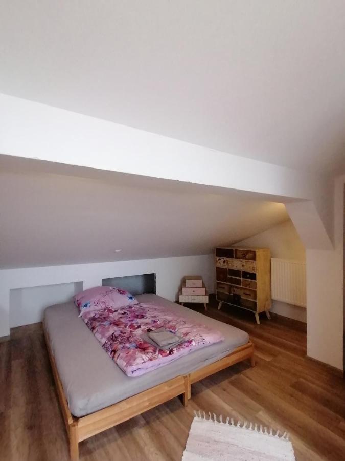 Ujkapu Sunshine Apartments Győr Exteriör bild
