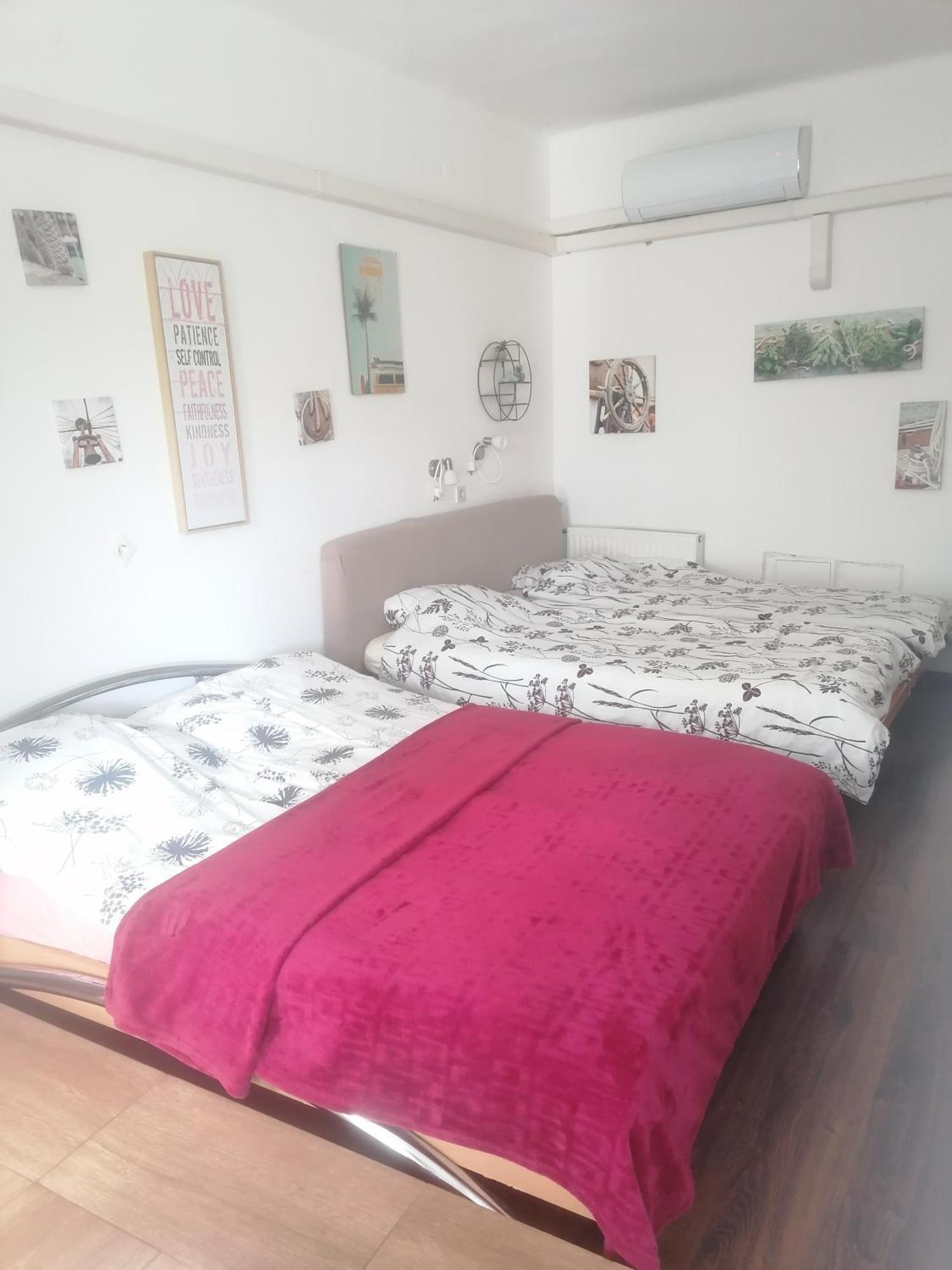 Ujkapu Sunshine Apartments Győr Exteriör bild