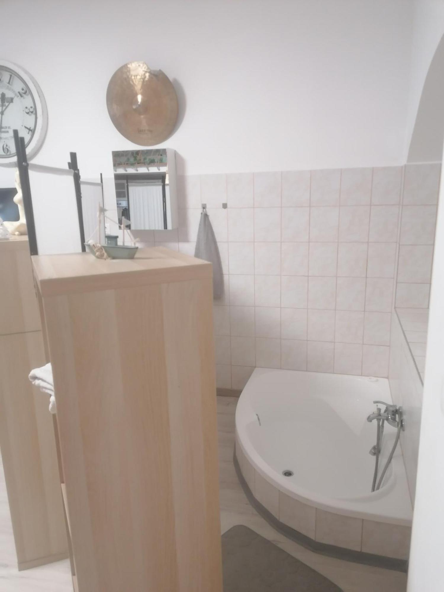 Ujkapu Sunshine Apartments Győr Exteriör bild